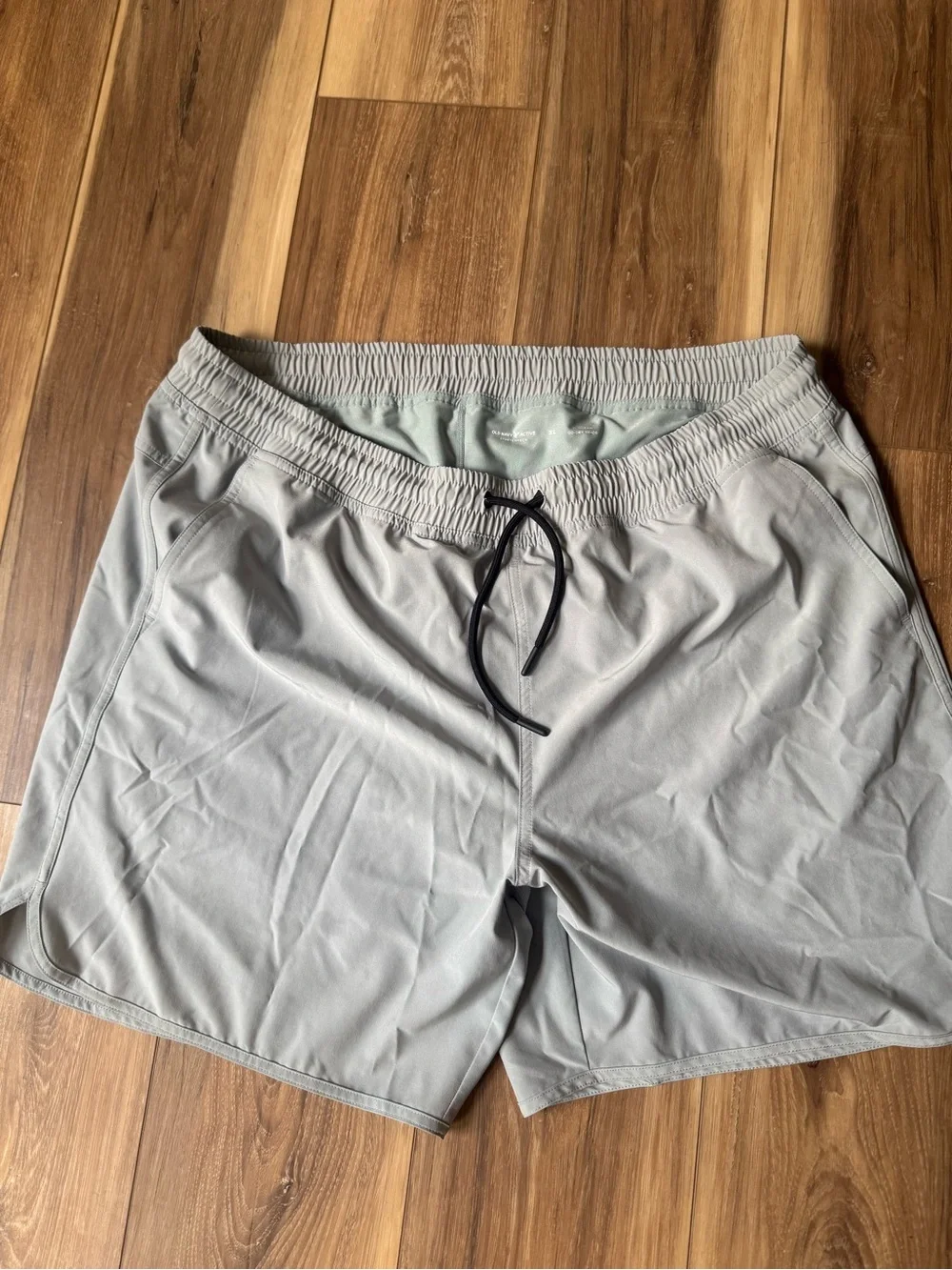Old Navy Mens Gray Athletic Drawstring Shorts with Black Tie